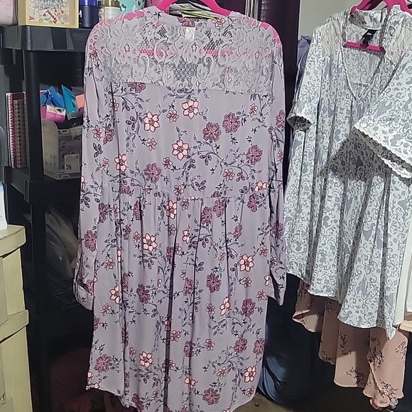 Torrid Floral Print Lace Inset Long Sleeve Top 2X - Picture 2 of 2